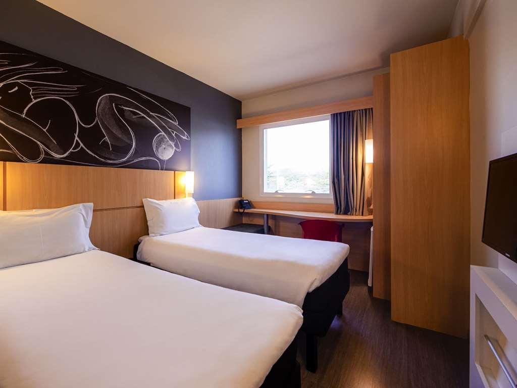 Ibis Guaratingueta Aparecida - Circuito Da Fe Hotel Værelse billede
