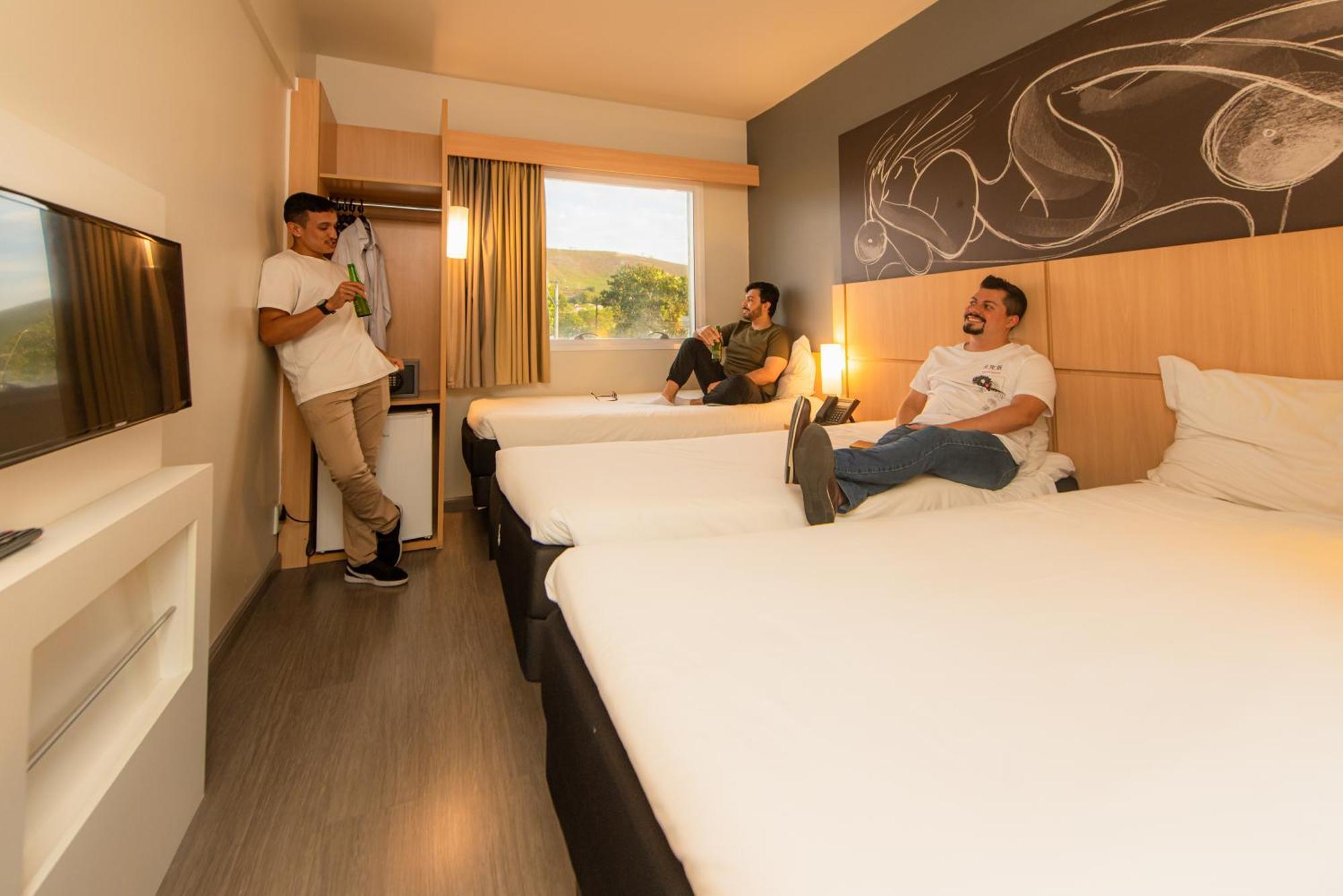 Ibis Guaratingueta Aparecida - Circuito Da Fe Hotel Eksteriør billede