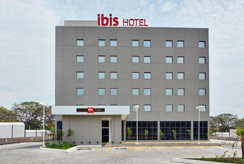 Ibis Guaratingueta Aparecida - Circuito Da Fe Hotel Eksteriør billede